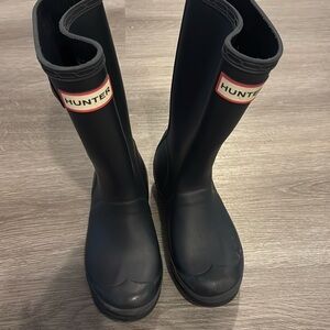 Navy hunter boots